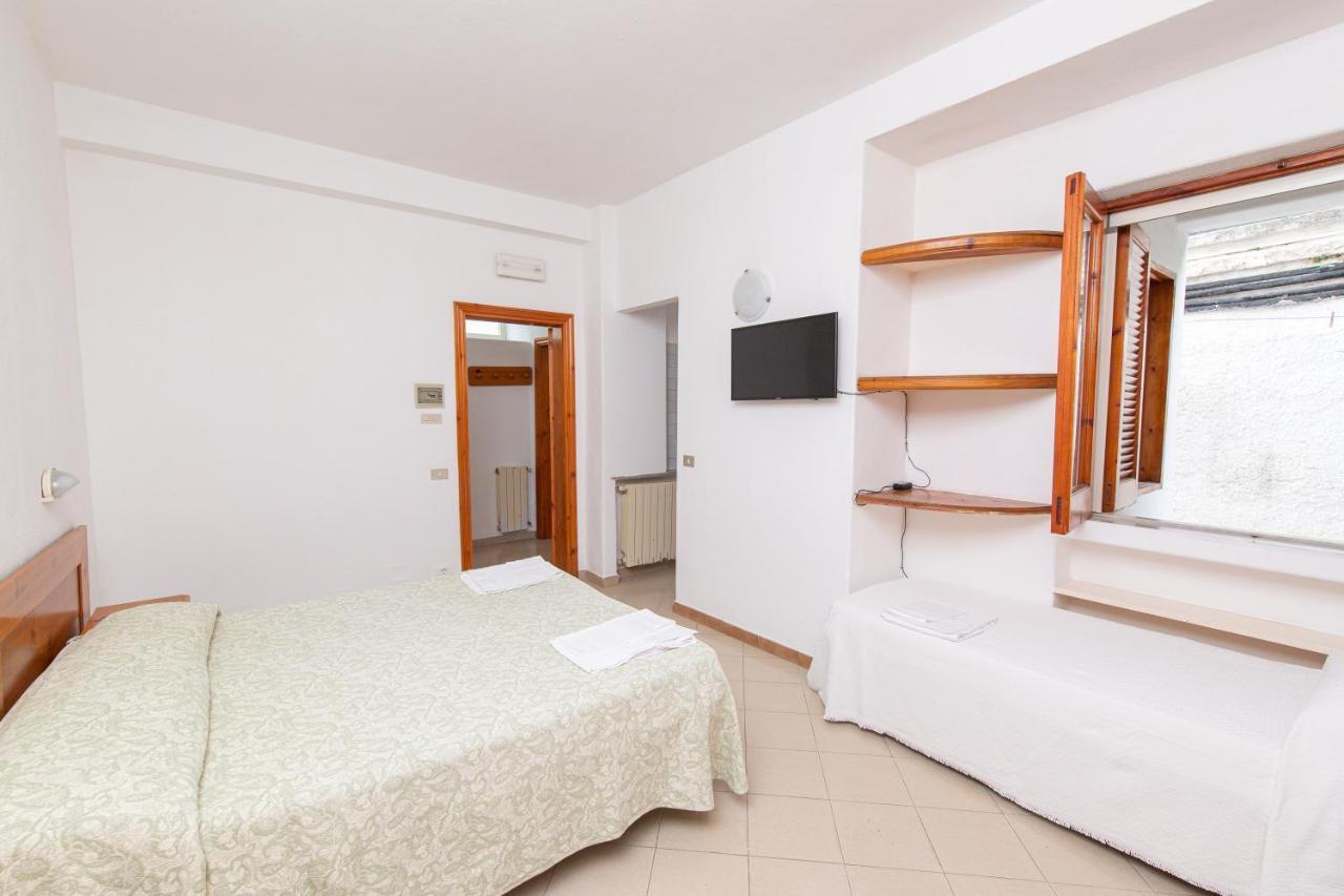 Tina Apartahotel