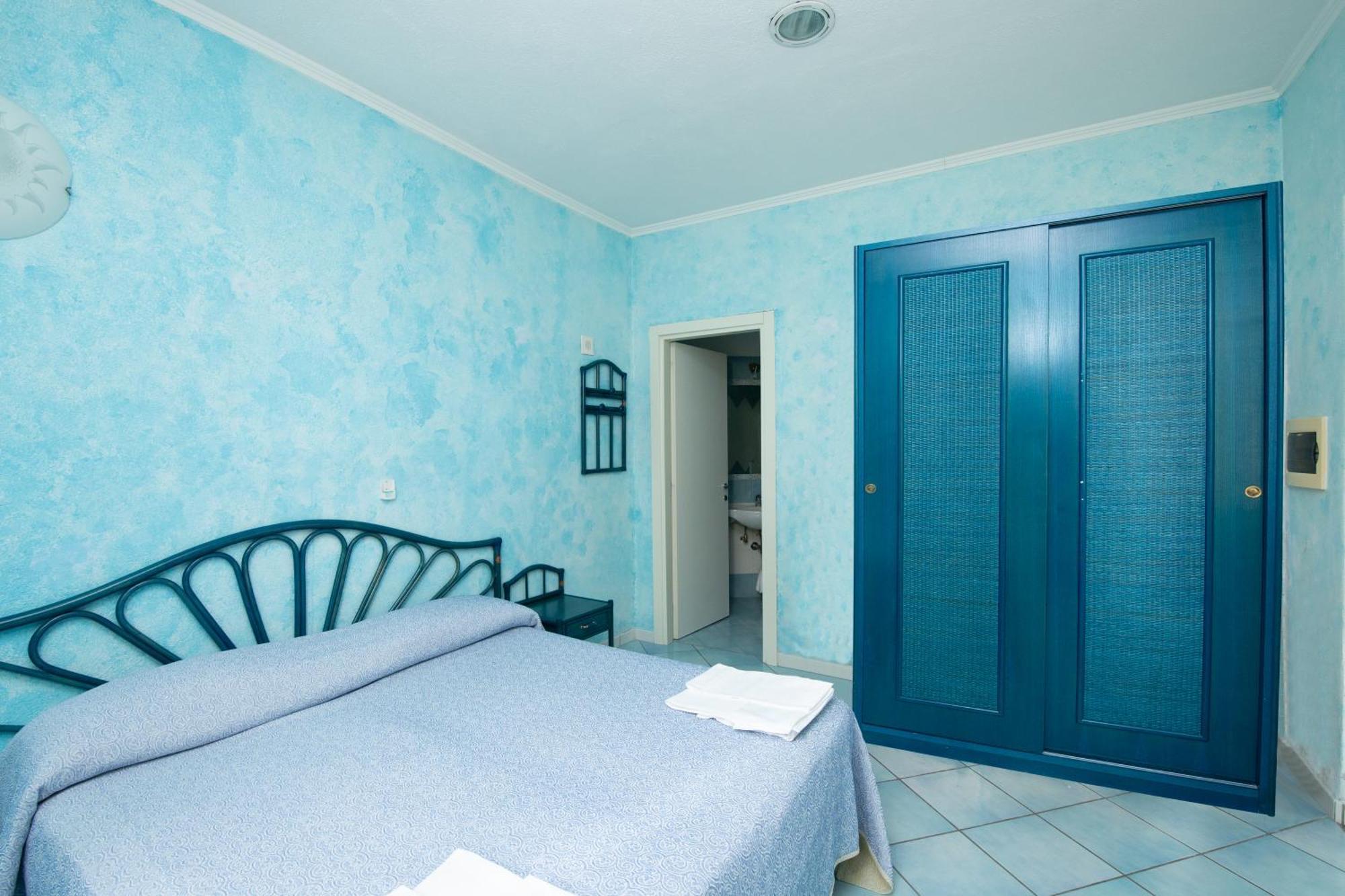 Aparthotel Tina 2*