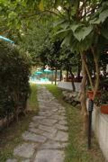 Tina Aparthotel
